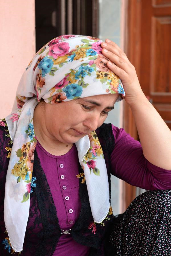 Adana'da not bırakarak ortadan kaybolan Eda Nur Esentürk'ün annesi 1 haftadır balkonda